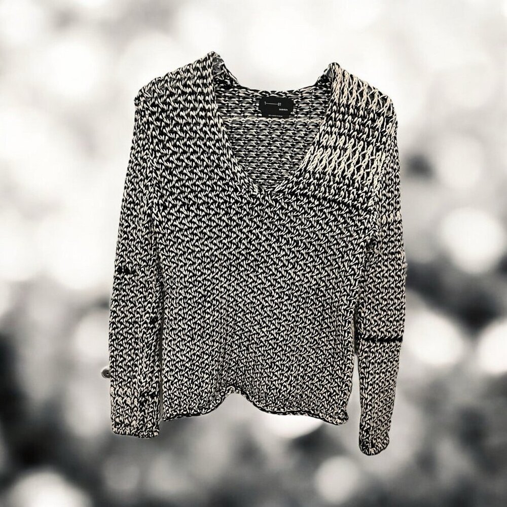 Babaton Womens Sweater Sz XS Chunky Knit Pullover Fisherman Rolled Hem V neck